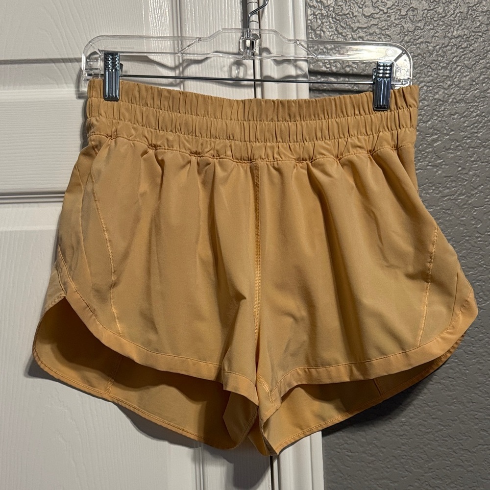 Sold
Lululemon Women's yellow/beige Shorts size 10